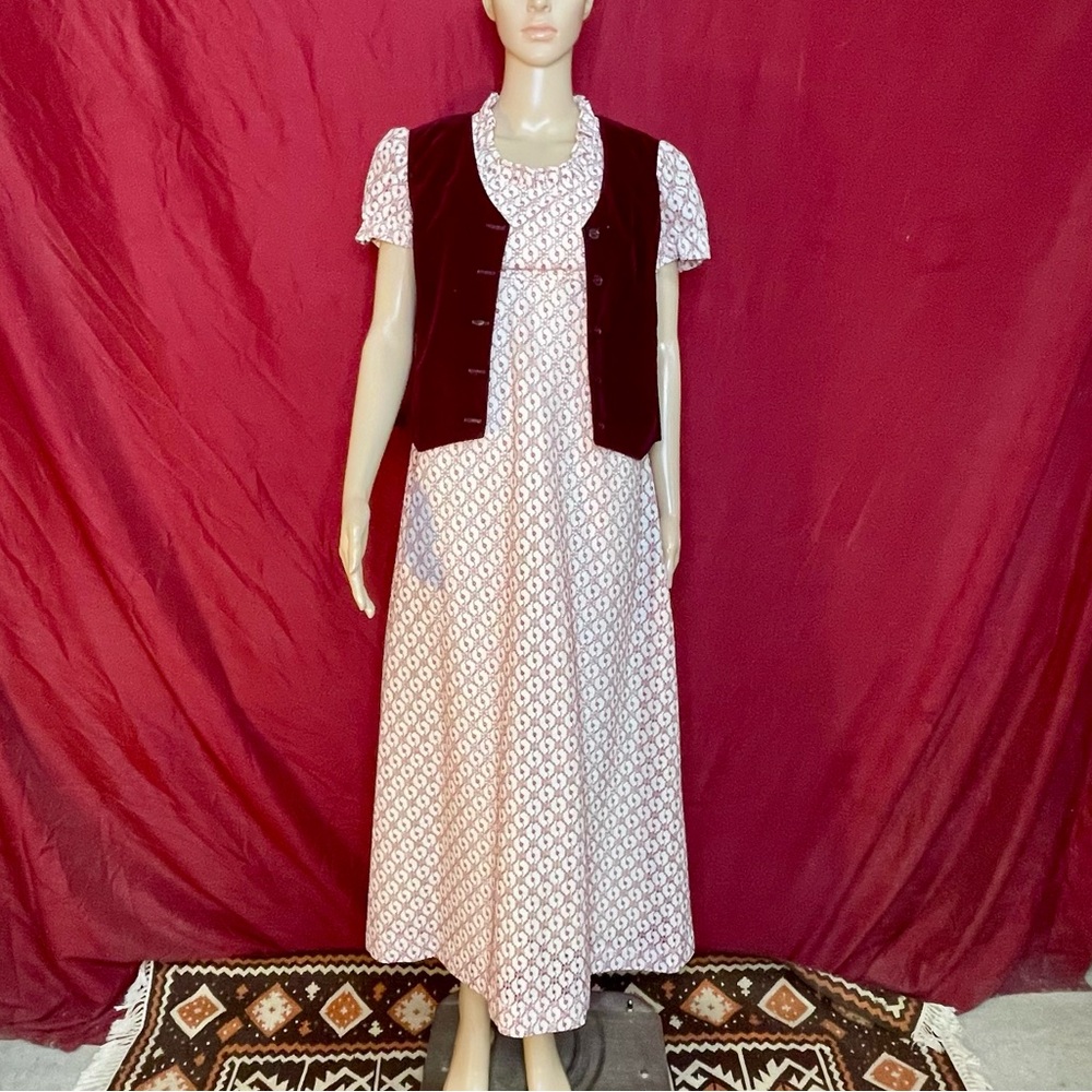 Vintage 1960’s Lace Eyelet Tie Back Dress With Velvet Vest Small - Picture 4 of 12